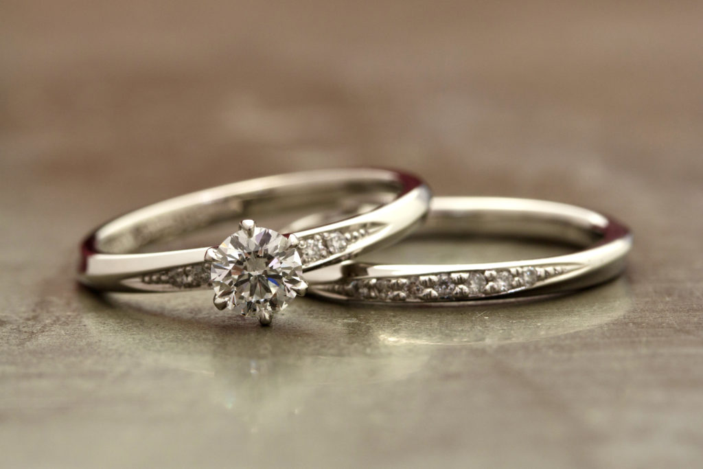 zephyr 婚約指輪と結婚指輪