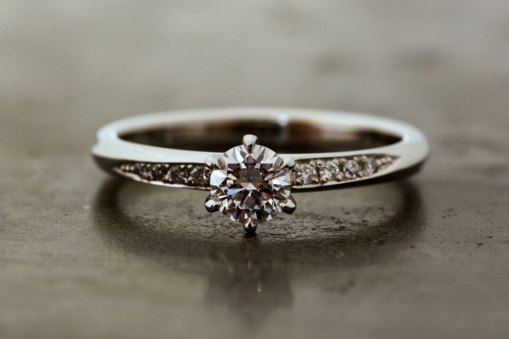 zephyr engagement ring pt 8dia-2