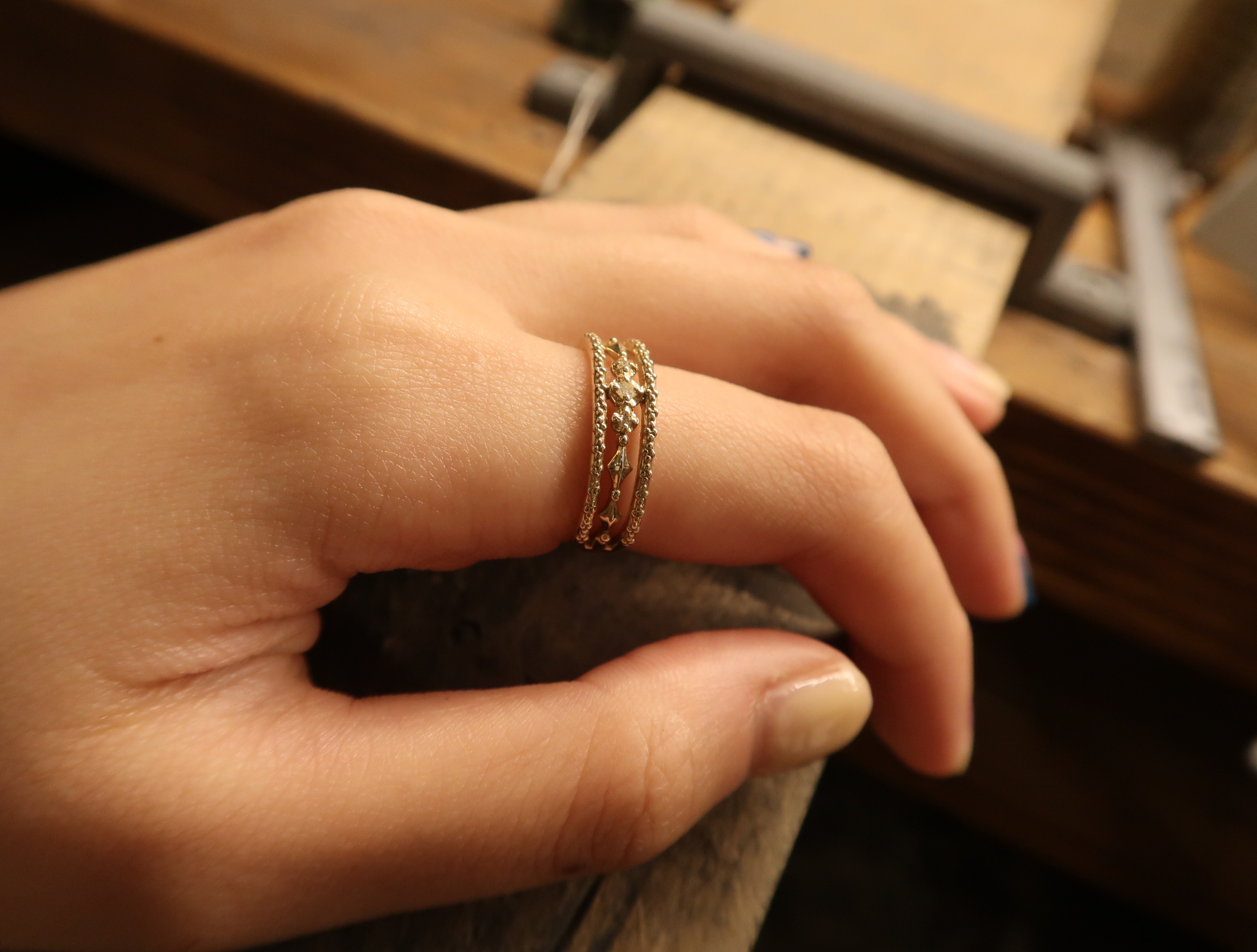 幅間が可愛い透かしリング | 神戸の結婚指輪・婚約指輪は”voulez vous